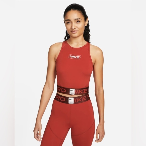 NWT! Nike Pro Women's Cinnabar Pro Dri Fit Tank Top - Size Medium 🤎 - Picture 3 of 8